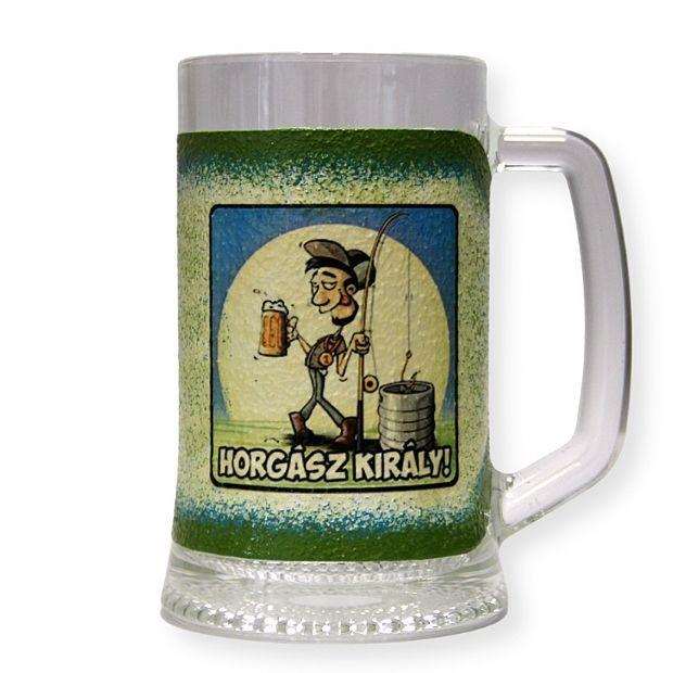 Humoros horgász ábrával és szöveggel díszített sörös korsó - kézműves ajándék